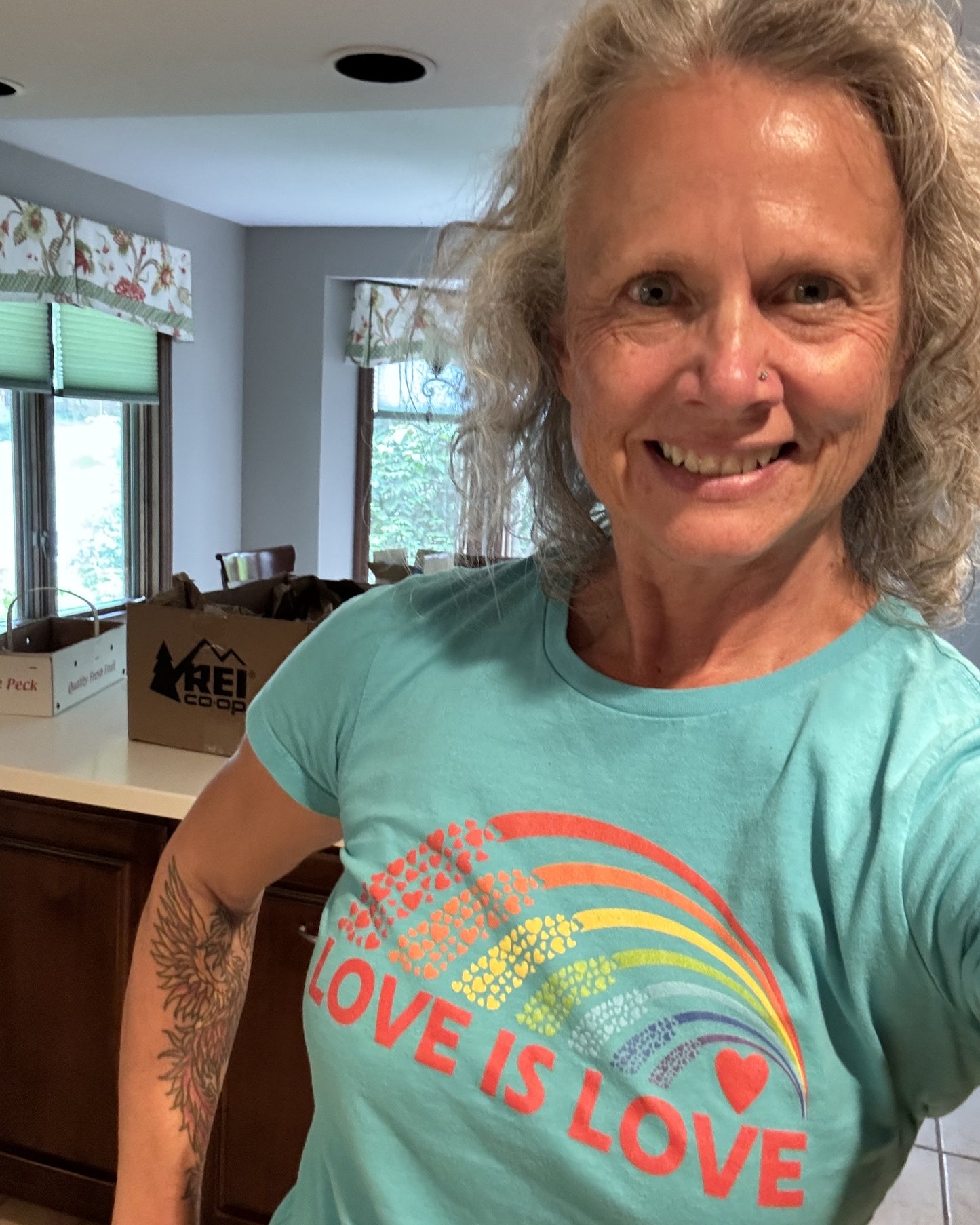 Love Is Love - Women's T-shirt