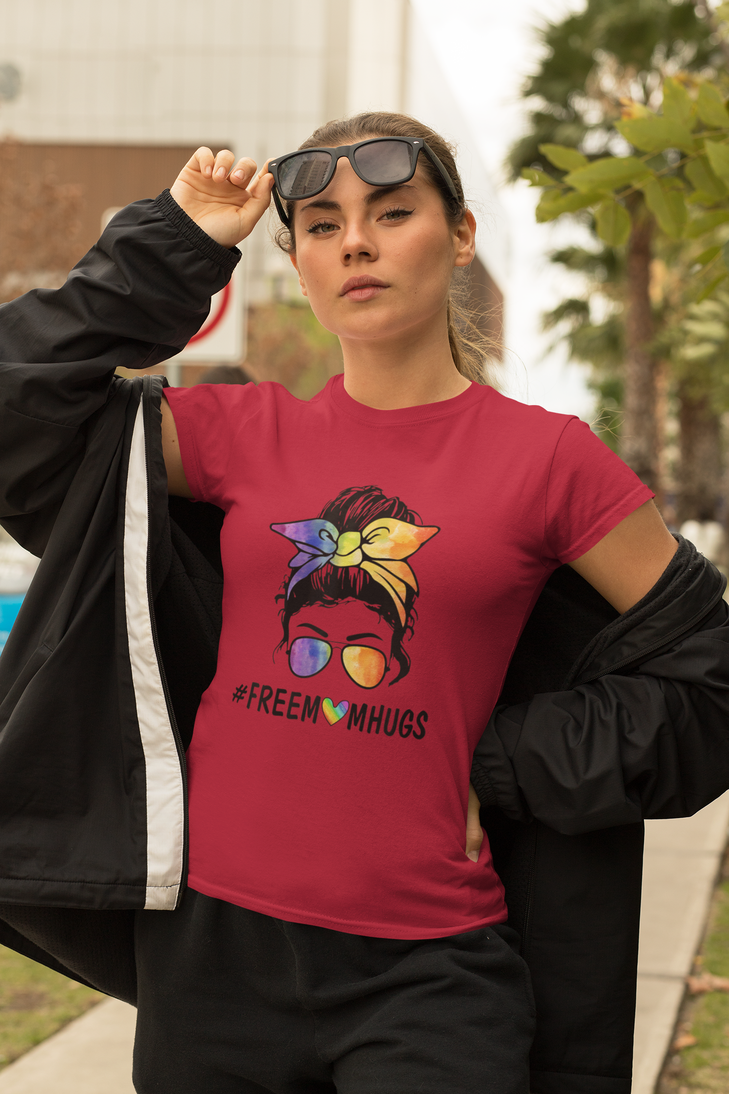 Free Mom Hugs - Women's T-shirt