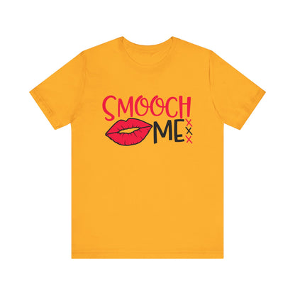 Smooch Me - Unisex T-Shirt