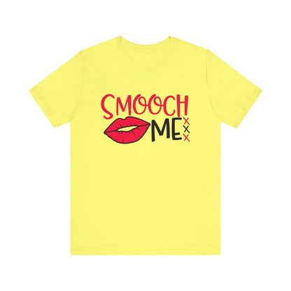 Smooch Me - Unisex T-Shirt