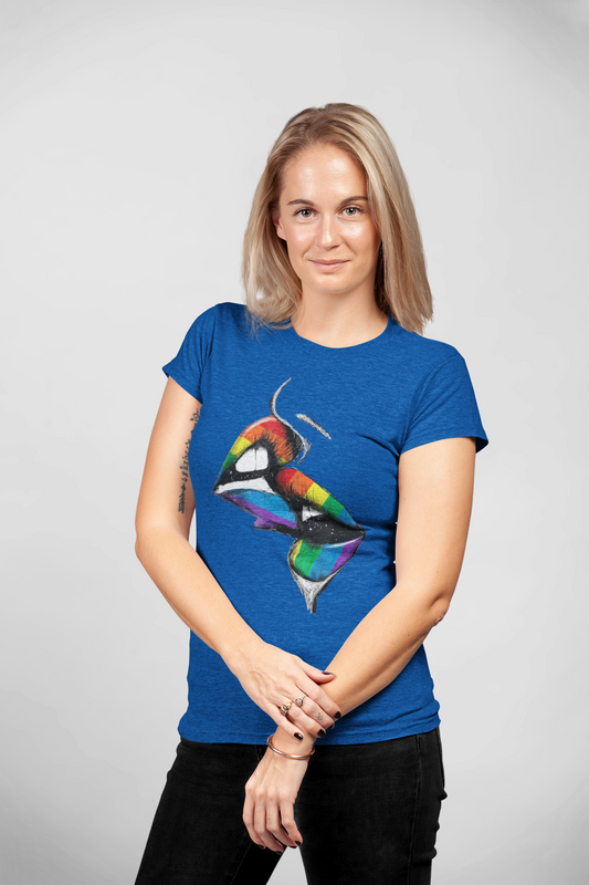 Pride Kiss - Women's T-shirt