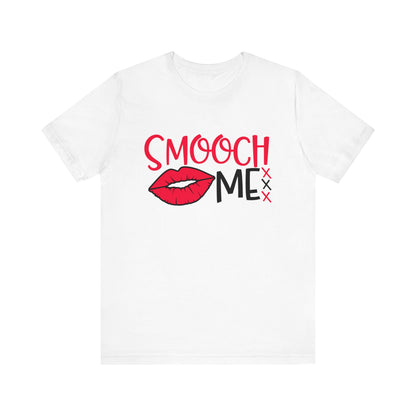 Smooch Me - Unisex T-Shirt