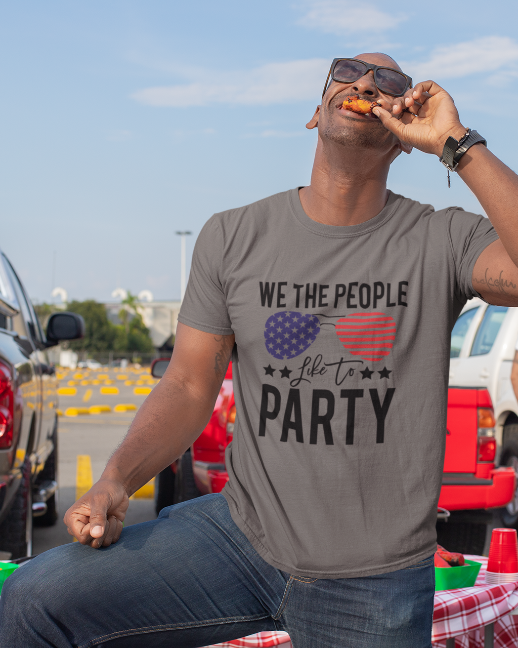 We The People Like to Party - Unisex T-Shirt