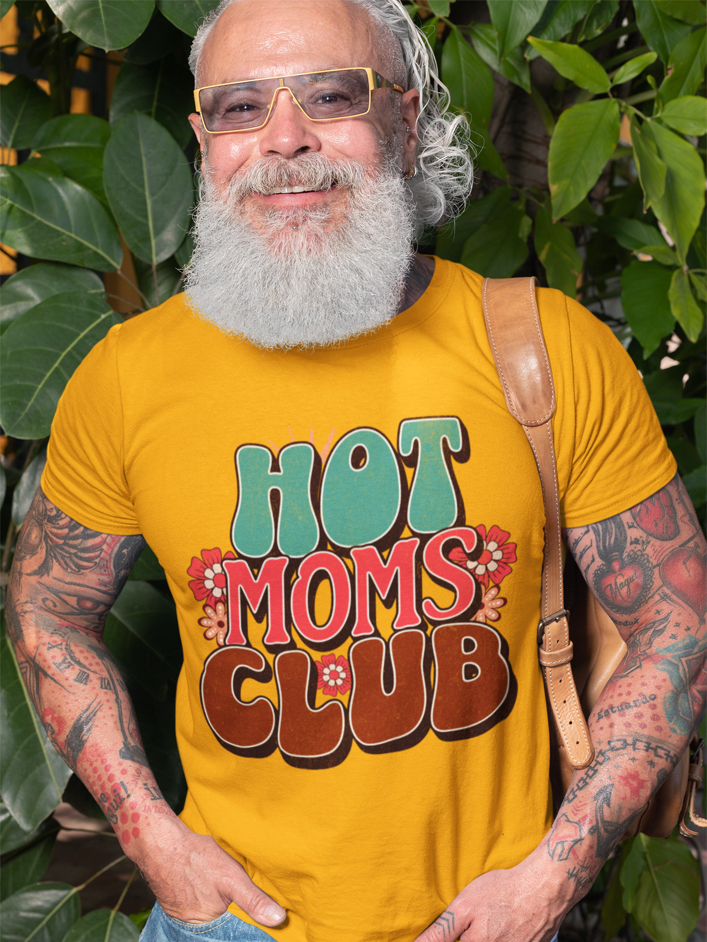 Hot Moms Club - Unisex T-Shirt