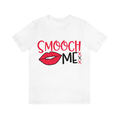 Smooch Me - Unisex T-Shirt